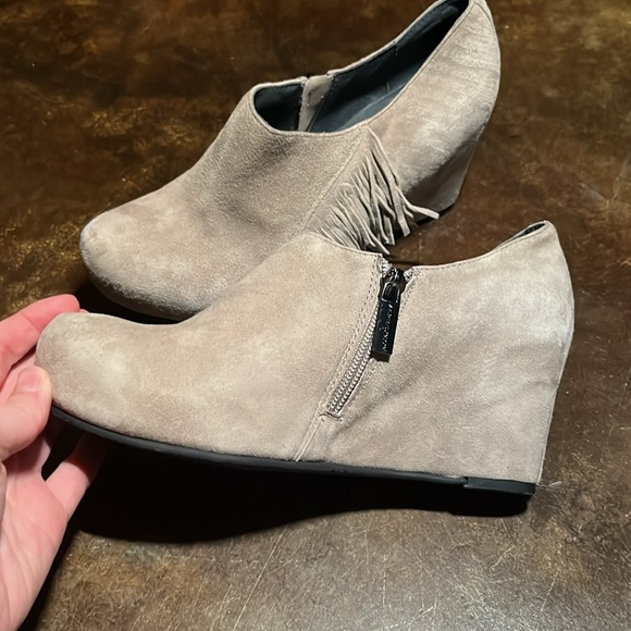 Handmade Sacha London Suede Buckskin Colored Clogs - Picture 2 of 7